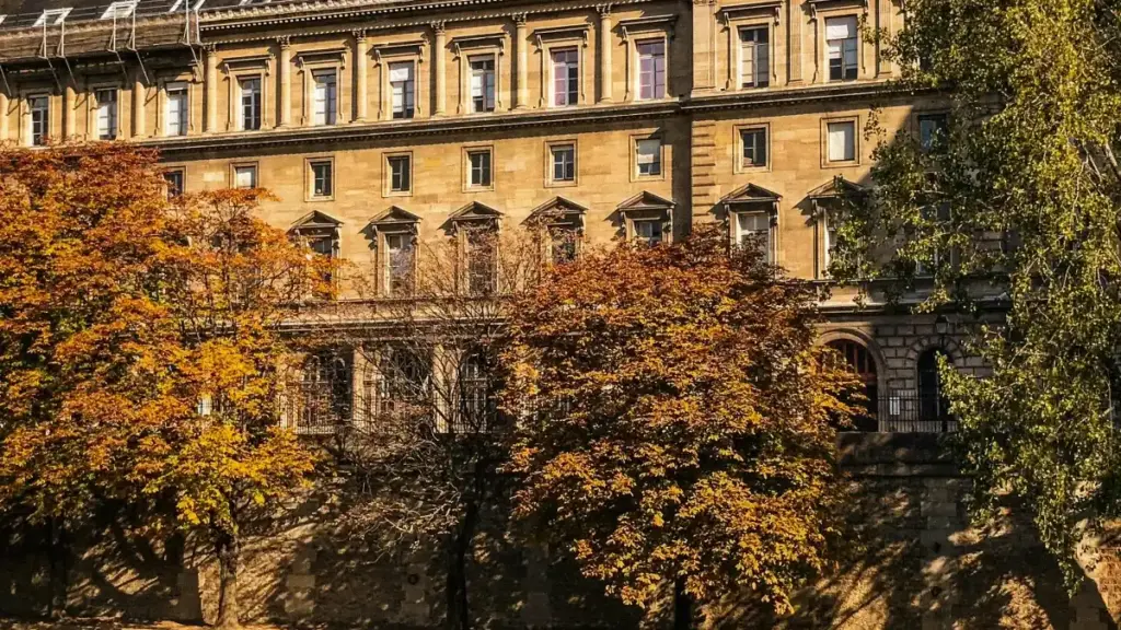 Praktičan vodič za kreatore iz BiH: kako targetirati i kontaktirati irske brendove na Lazada za kampanje s turističkim institucijama, uključujući taktike outreacha, primjere i rizike.