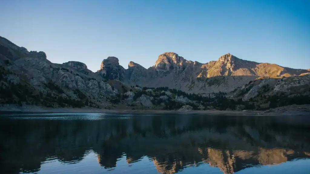 Praktičan vodič za kreatore i marketere iz BiH: kako targetirati alžirske brendove preko Spotify kampanja i pretvoriti slušaoce u polaznike online kurseva.