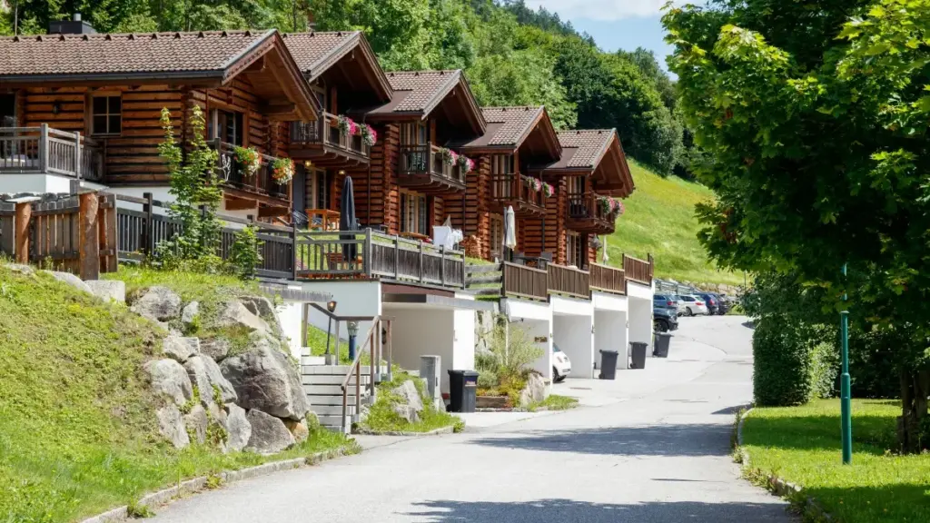 Praktican vodič za bh. kreatore: kako pronaći, kontaktirati i privoljeti tanzanijske Etsy brendove na ekskluzivne beta lansiranja — taktike, alati i lokalne prilike.